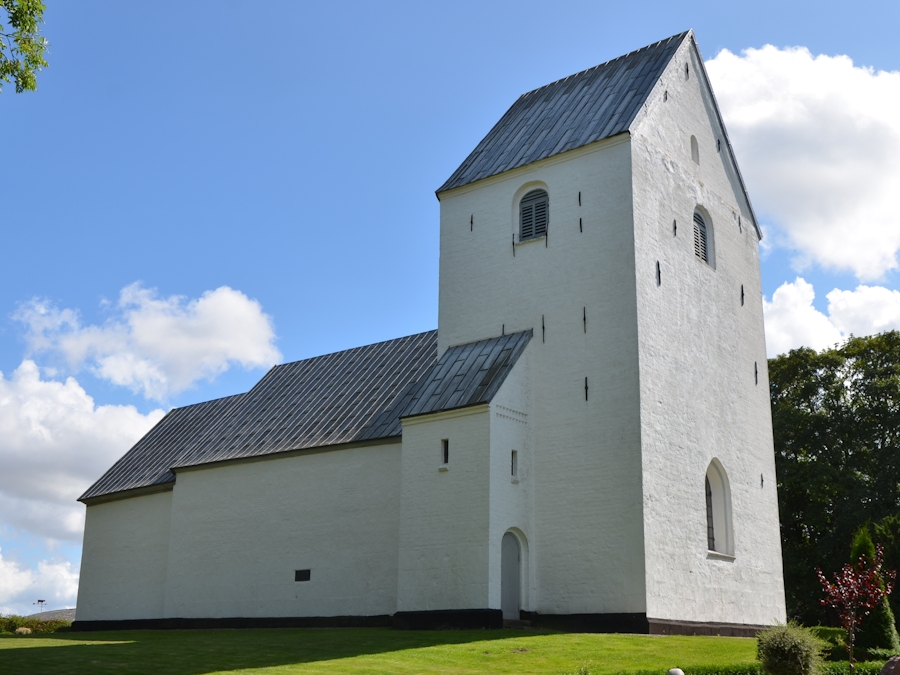 Lundum Kirke,  Horsens Provsti. All  copyright Jens Kinkel