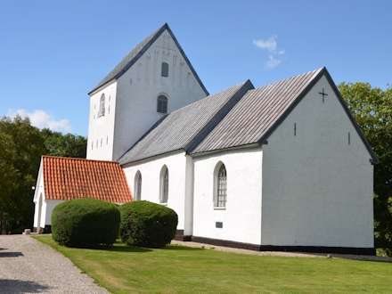 Lundum Kirke,  Horsens Provsti. All © copyright Jens Kinkel