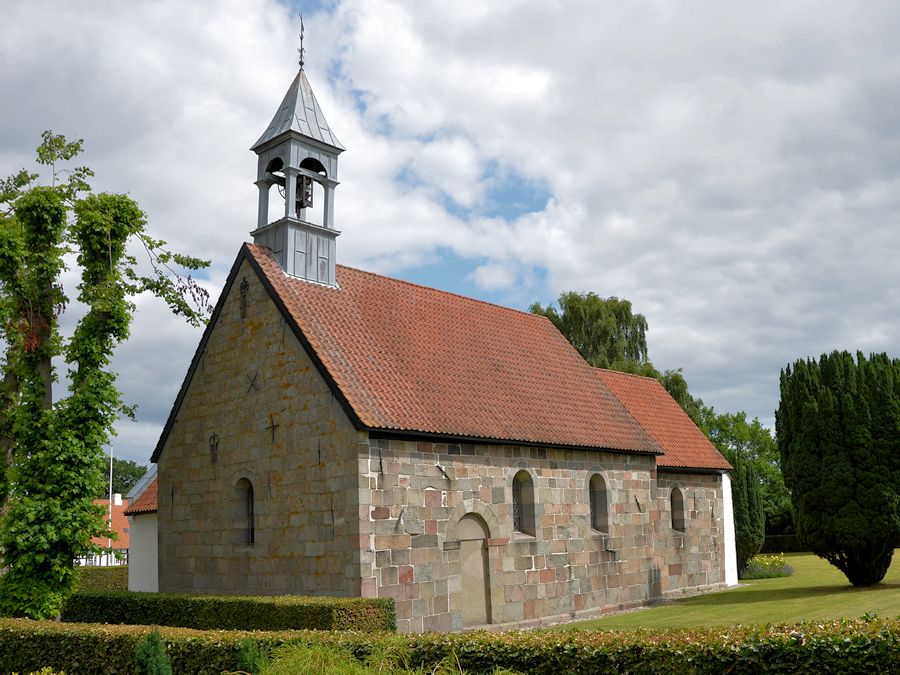 Randlev Kirke,  Odder Provsti. All  copyright Jens Kinkel