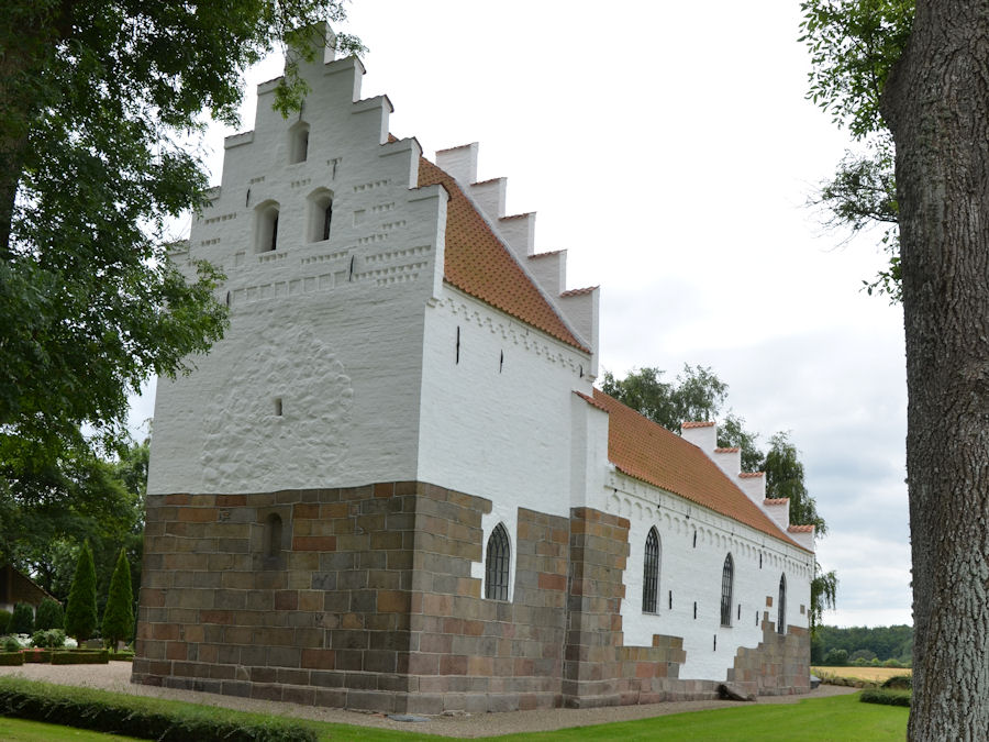 Ellested Kirke, Nyborg Provsti. All  copyright Jens Kinkel