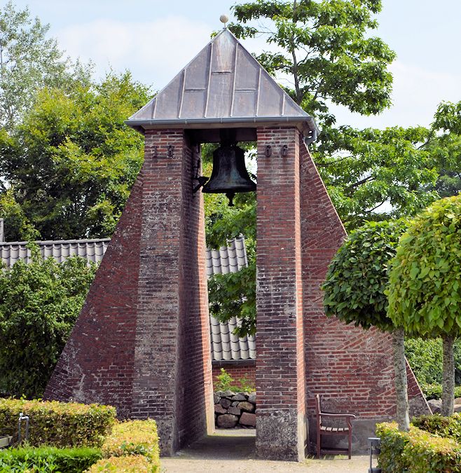 Hover Kirke,  Vejle Provsti. All  copyright Jens Kinkel