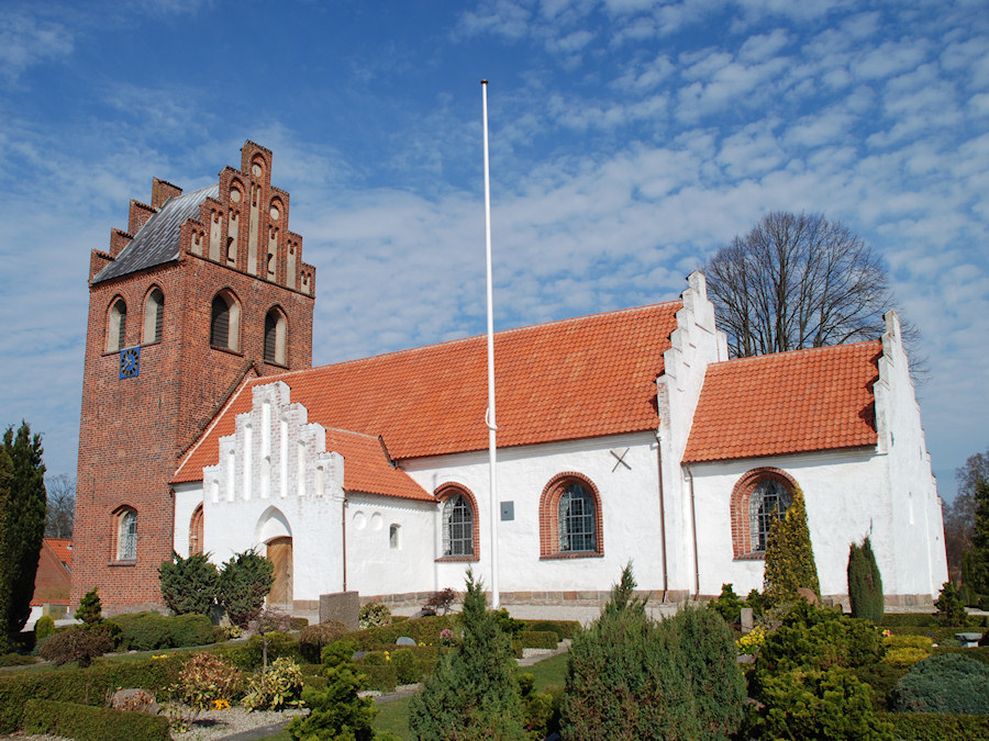 Helsinge Kirke, Frederiksvrk Provsti. All  copyright Jens Kinkel