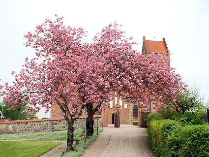 Lillerd Kirke, Hillerd Provsti. All  copyright Jens Kinkel