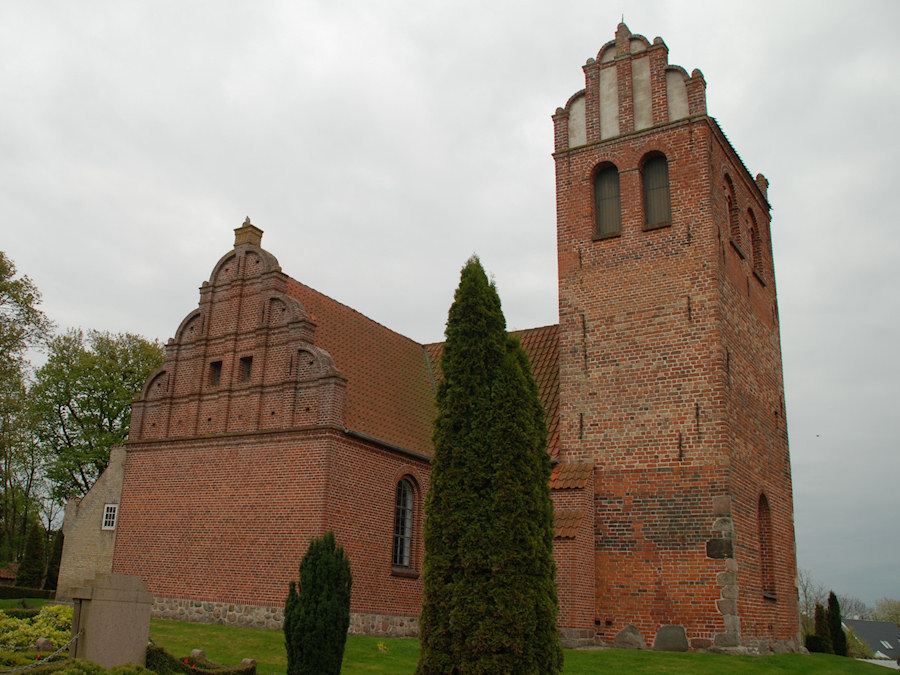 Skvinge Kirke, Hillerd Provsti. All  copyright Jens Kinkel