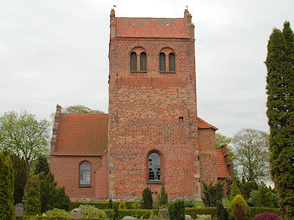 Skvinge Kirke, Hillerd Provsti. All  copyright Jens Kinkel