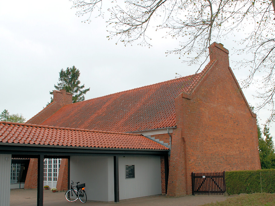 Ullerd Kirke, Hillerd Provsti. All  copyright Jens Kinkel