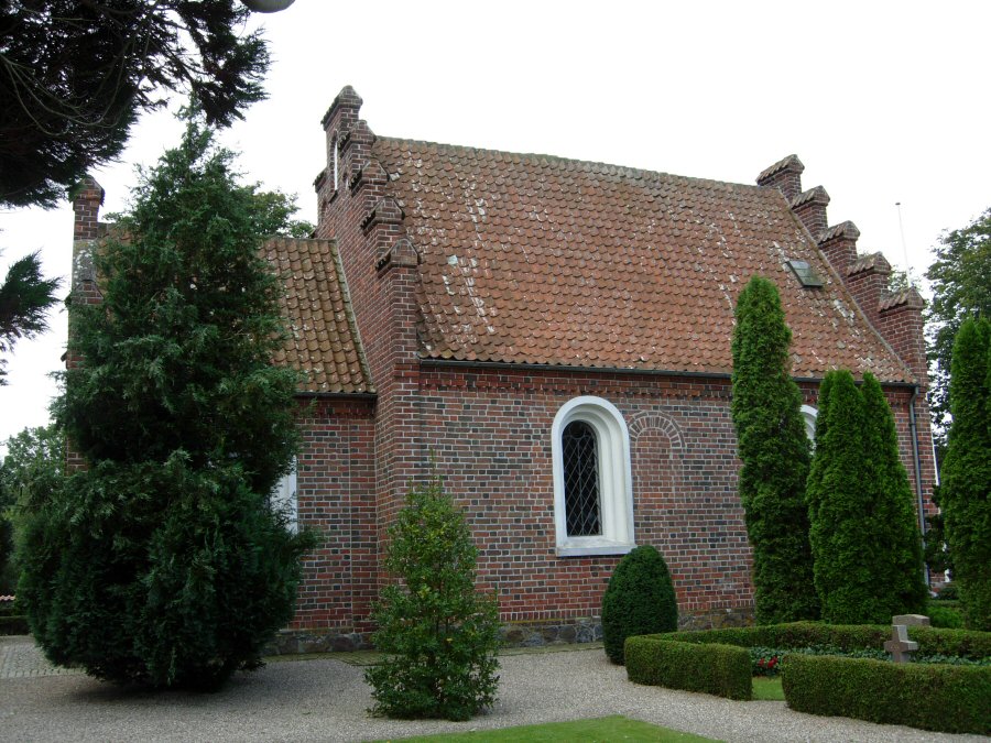 Nordlunde Kirke,  All  copyright Jens Kinkel