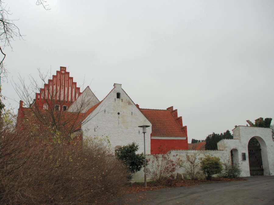 Hrby Kirke, Holbk Provsti. All  copyright Jens Kinkel