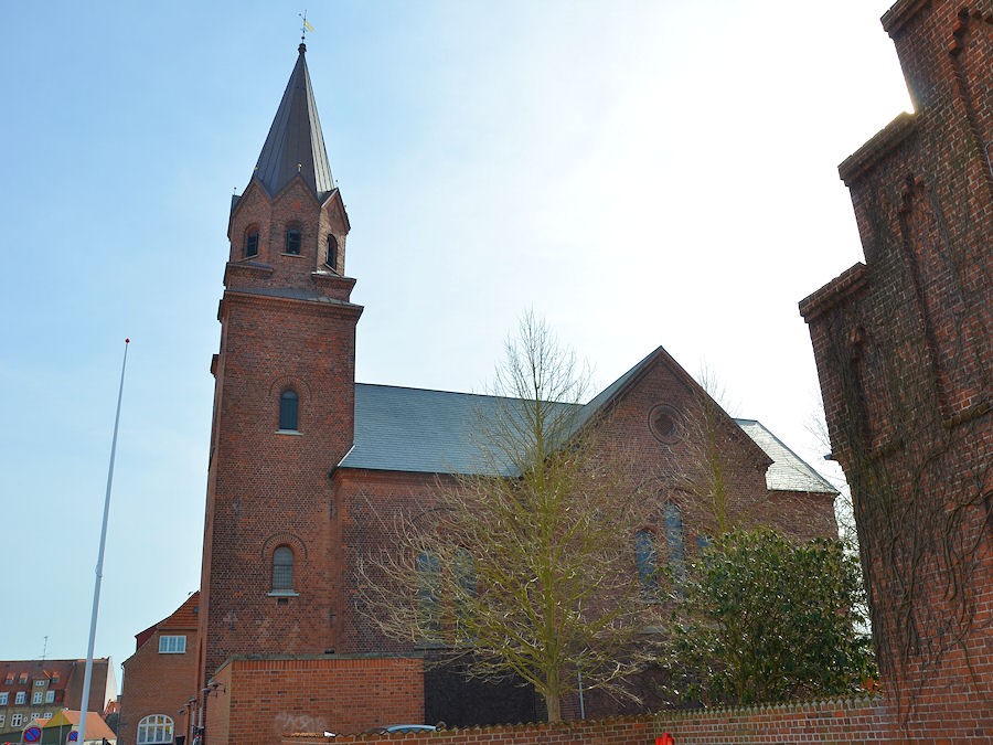 Sankt Nikolai Kirke, Holbk Provsti. All  copyright Jens Kinkel