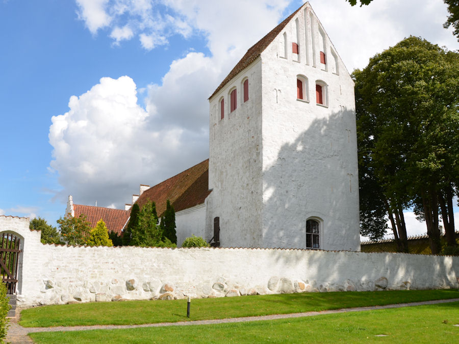 Undlse Kirke, Holbk Provsti. All  copyright Jens Kinkel