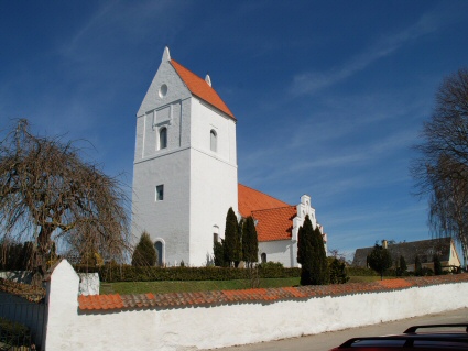 Hellested Kirke, Tryggevlde Provsti