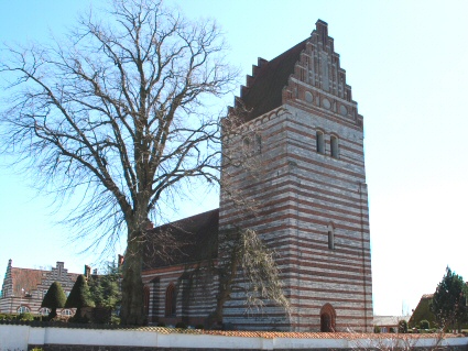 Roholte Kirke, Tryggevlde Provsti